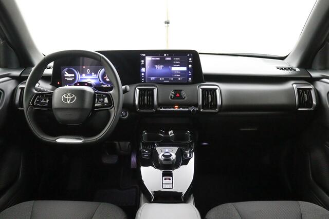 Toyota URBAN CRUISER Dynamic 61 kWh | DEMOVOORDEEL | Keyless Entry | Stuurwielverwarming | Navigatie | Apple Carplay | Android Auto |