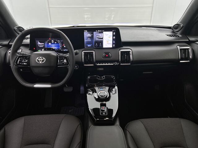 Toyota URBAN CRUISER Executive 61 kWh Demo CvZ