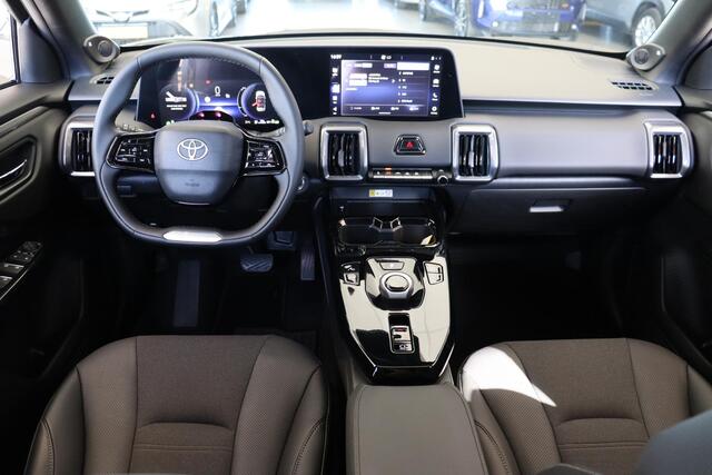 Toyota URBAN CRUISER Executive 61 kWh, Nieuw en snel leverbaar met ¤2500 inruilpremie!