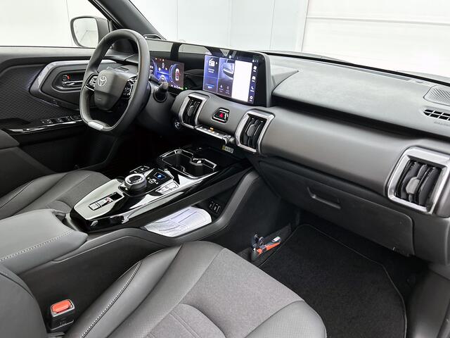 Toyota URBAN CRUISER Executive 61 kWh *EV-Deal* | JBL | Panorama dak | Stoelverwarming |