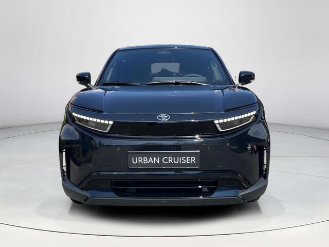 Toyota URBAN CRUISER Dynamic 61 kWh | Bluish Black parelmoer | Nieuw uit voorraad leverbaar |