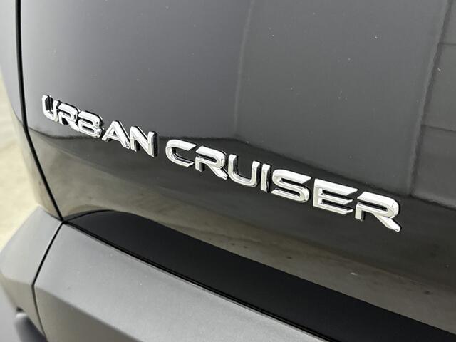 Toyota URBAN CRUISER Dynamic 61 kWh | Apple Carplay & Android Auto | Parkeercamera | * Korting via deal Tim