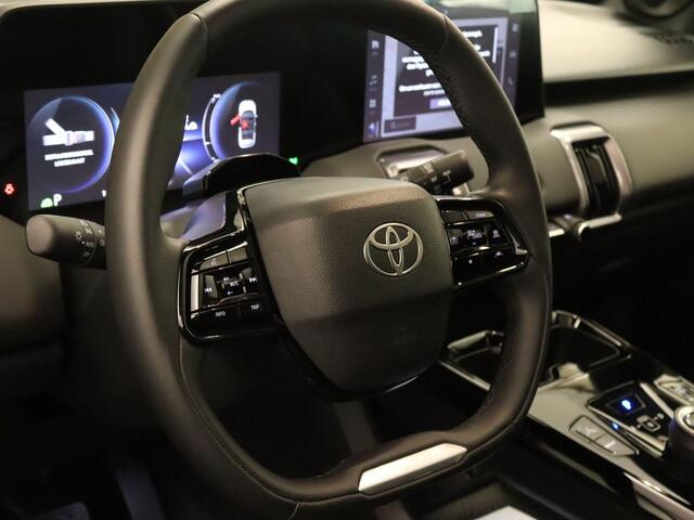 Toyota URBAN CRUISER Executive 61 kWh - ORIGINEEL NEDERLANDSE AUTO - 3 FASE LADEN - PANORAMADAK - PARKEERSENSOREN VOOR EN ACHTER - DODEHOEK DETECTIE - NAVIGATIE - 360 GRADEN CAMERA
