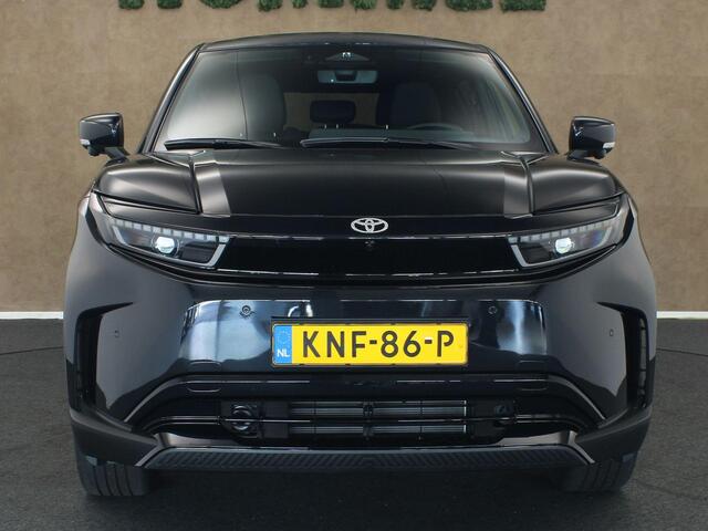 Toyota URBAN CRUISER Executive 61 kWh - ORIGINEEL NEDERLANDSE AUTO - 3 FASE LADEN - PANORAMADAK - PARKEERSENSOREN VOOR EN ACHTER - DODEHOEK DETECTIE - NAVIGATIE - 360 GRADEN CAMERA