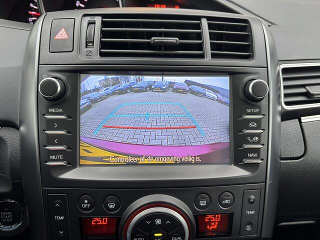 Toyota VERSO 1.8 VVT-i Volcano Edition Automaat | Panoramadak | Navigatie | Camera | Zeer mooi en compleet!