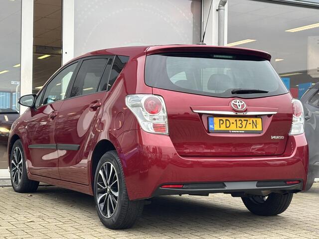 Toyota VERSO 1.8 VVT-i Volcano Edition Automaat | Panoramadak | Navigatie | Camera | Zeer mooi en compleet!