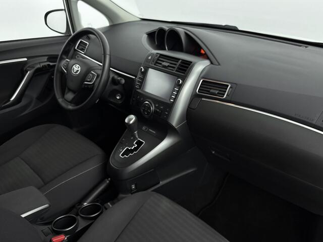 Toyota VERSO 1.8 VVT-i Dynamic | Trekhaak | Navigatie | Dealer onderhouden | NL-Auto |