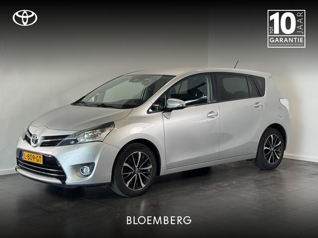 Toyota VERSO 1.8 VVT-i Dynamic | Trekhaak | Fabrieksnavigatie | Zeer lage KM-stand |