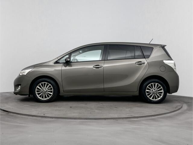 Toyota VERSO 1.8 VVT-i Aspiration 7p. | Navigatie | Trekhaak | Climate Control | *