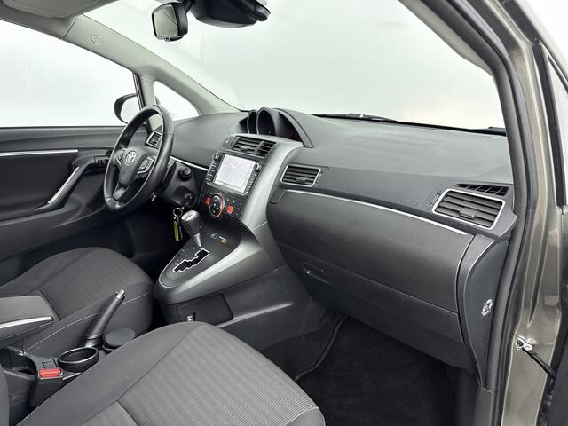 Toyota VERSO 1.8 VVT-i Aspiration 7p. | Navigatie | Trekhaak | Climate Control | *