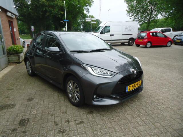 Toyota YARIS 1.5 VVT-i Dynamic Head-up display