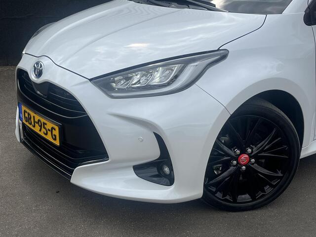 Toyota YARIS 1.5 Hybrid Executive Edition CVT-automaat Super Compleet incl: Apple Carplay / Android Auto, LM velgen, Climate Control, Adaptive Cruise Crontrol, Parkeer sensoren, Parkeerhulpcamera