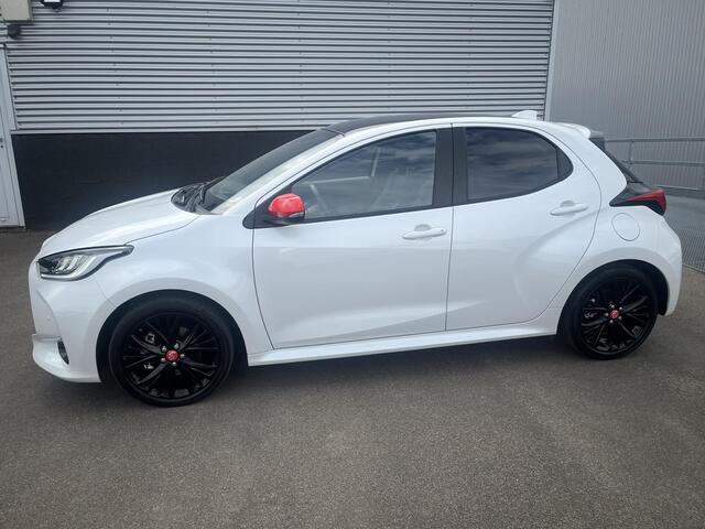 Toyota YARIS 1.5 Hybrid Executive Edition CVT-automaat Super Compleet incl: Apple Carplay / Android Auto, LM velgen, Climate Control, Adaptive Cruise Crontrol, Parkeer sensoren, Parkeerhulpcamera