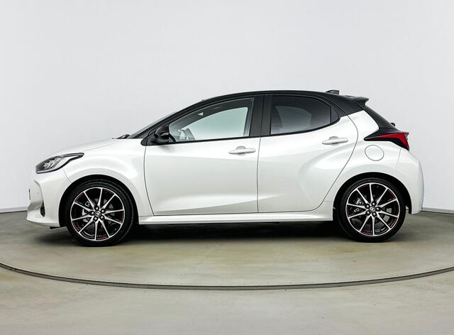 Toyota YARIS 1.5 Hybrid 130 GR Sport | Premium pack | Stuur/Stoelverwarming | Dodehoekdetectie | JBL |* | Direct leverbaar |