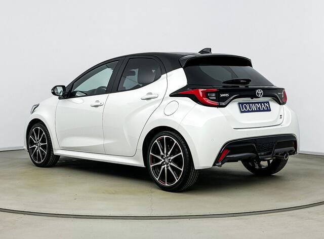 Toyota YARIS 1.5 Hybrid 130 GR Sport | Premium pack | Stuur/Stoelverwarming | Dodehoekdetectie | JBL |* | Direct leverbaar |