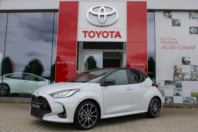 Toyota YARIS 1.5 Hybrid GR Sport Automaat 130pk | GR-Sport Plus Pack | Nieuw | Snel leverbaar | Panoramadak |