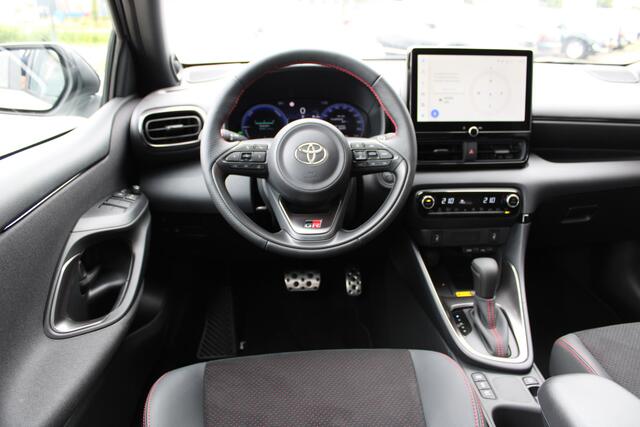 Toyota YARIS 1.5 Hybrid GR Sport Automaat 130pk | GR-Sport Plus Pack | Nieuw | Snel leverbaar | Panoramadak |