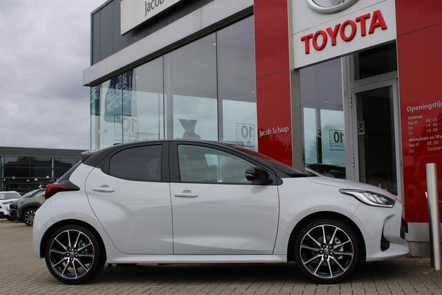 Toyota YARIS 1.5 Hybrid GR Sport Automaat 130pk | GR-Sport Plus Pack | Nieuw | Snel leverbaar | Panoramadak |