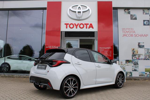 Toyota YARIS 1.5 Hybrid GR Sport Automaat 130pk | GR-Sport Plus Pack | Nieuw | Snel leverbaar | Panoramadak |