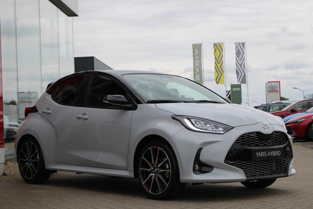 Toyota YARIS 1.5 Hybrid GR Sport Automaat 130pk | GR-Sport Plus Pack | Nieuw | Snel leverbaar | Panoramadak |