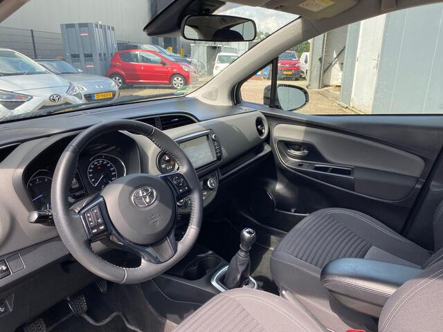 Toyota YARIS 1.5 VVT-i Active | 2e Eigenaar | Nieuw Geleverd | DLR Onderhouden | Cruise Control |