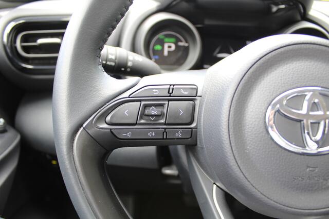 Toyota YARIS 1.5 Hybrid Dynamic Limited | Rijklaar | Navi | Apple/Android | LED | Camera | LMV