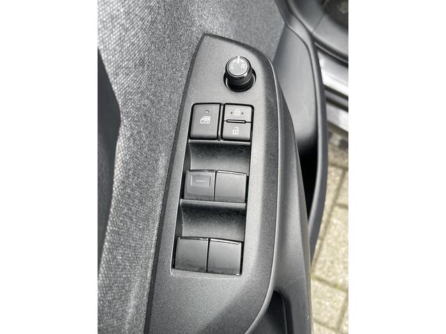 Toyota YARIS 1.5 Hybrid Dynamic , Keyless entry, Navigatie, Lichtmetaal, 1e eigenaar slechte 32000 km