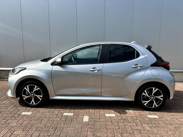 Toyota YARIS 1.5 Hybrid First Edition Limited, Stuurverwarming, Apple carplay, Android auto, Lm velgen, Snel leverbaar!