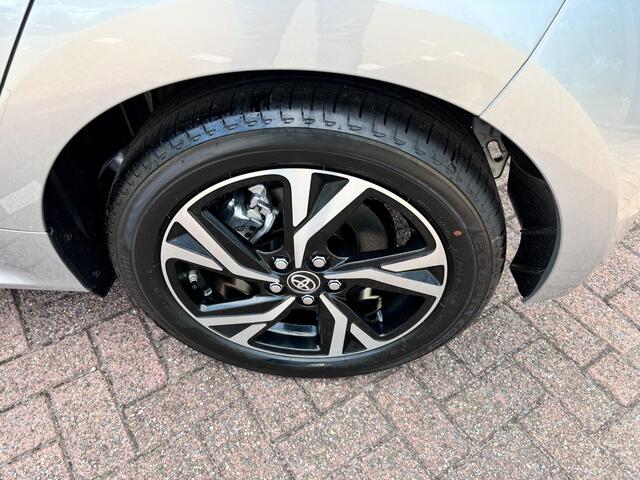 Toyota YARIS 1.5 Hybrid First Edition Limited, Stuurverwarming, Apple carplay, Android auto, Lm velgen, Snel leverbaar!