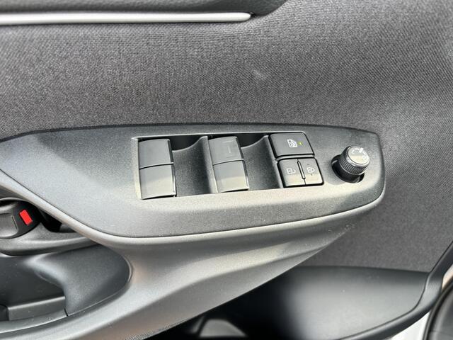 Toyota YARIS 1.5 Hybrid First Edition Limited, Stuurverwarming, Apple carplay, Android auto, Lm velgen, Snel leverbaar!