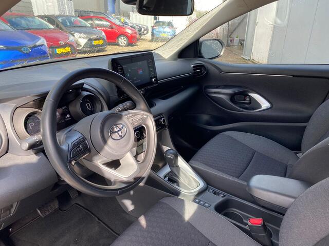 Toyota YARIS 1.5 Hybrid Dynamic | 1e Eigenaar | Nieuw Geleverd & Onderhouden | BTW'er | Parkeersensoren voor en achter | LM Velgen | Apple Carplay en Android Auto |
