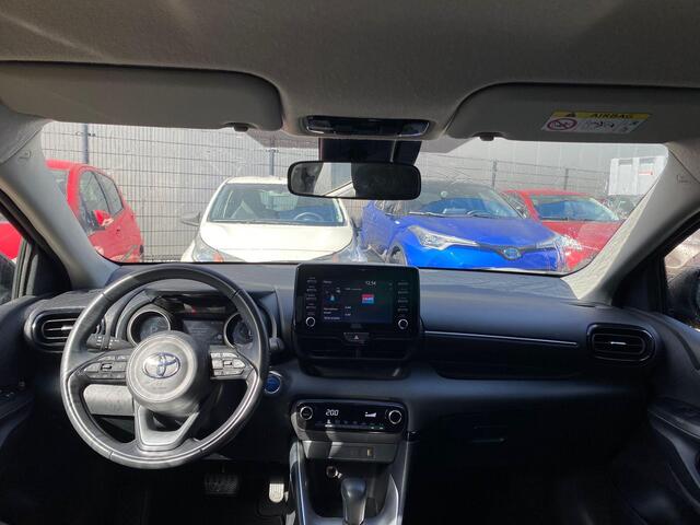 Toyota YARIS 1.5 Hybrid Dynamic | 1e Eigenaar | Nieuw Geleverd & Onderhouden | BTW'er | Parkeersensoren voor en achter | LM Velgen | Apple Carplay en Android Auto |