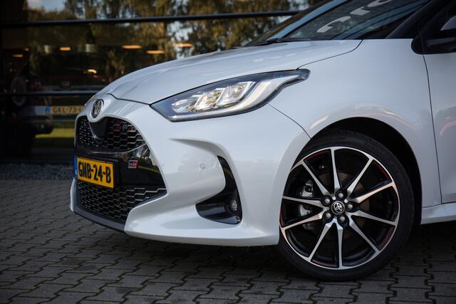 Toyota YARIS 1.5 Hybrid GR Sport , Pano dak, HUD, Adap. cruise, VOL!