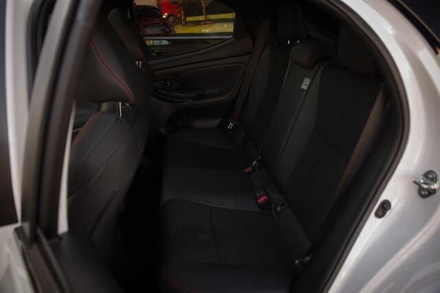 Toyota YARIS 1.5 Hybrid GR Sport , Pano dak, HUD, Adap. cruise, VOL!