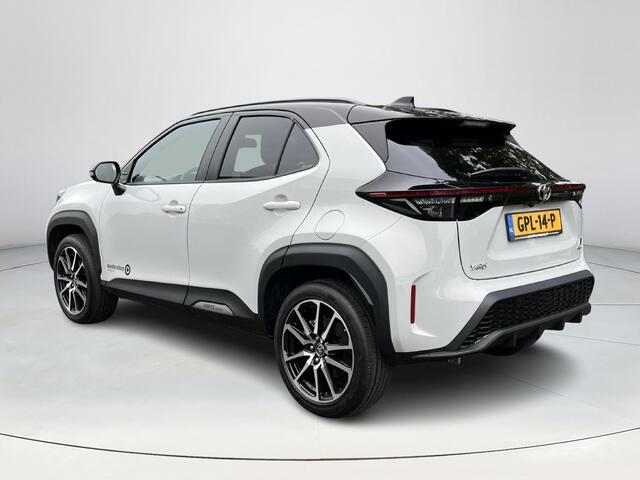 Toyota YARIS Cross 1.5 Hybrid 130 GR Sport | Plus Pack | Dynamic Grey met zwart dak | Demostratie auto |