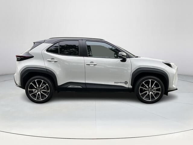 Toyota YARIS Cross 1.5 Hybrid 130 GR Sport | Plus Pack | Dynamic Grey met zwart dak | Demostratie auto |