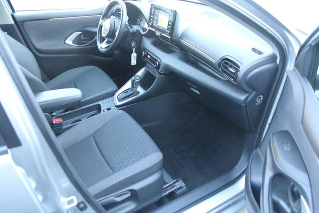 Toyota YARIS 1.5 Hybrid Active / Navi / Climate /