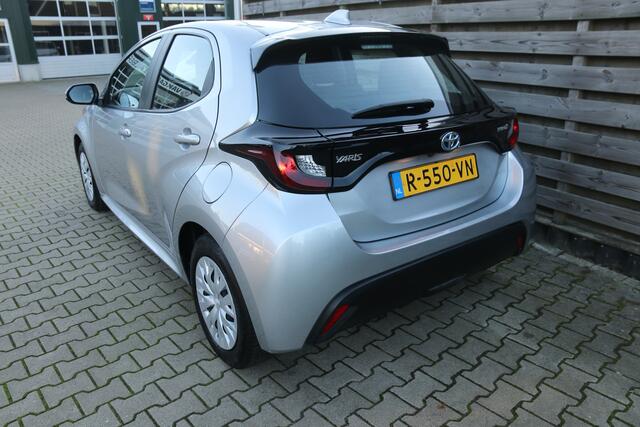 Toyota YARIS 1.5 Hybrid Active / Navi / Climate /