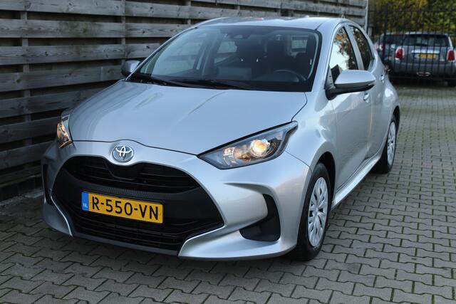 Toyota YARIS 1.5 Hybrid Active / Navi / Climate /