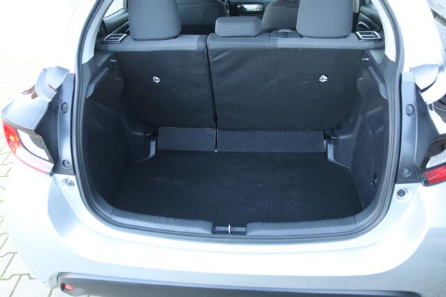 Toyota YARIS 1.5 Hybrid Active / Navi / Climate /