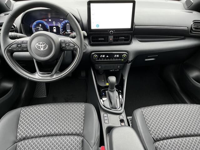 Toyota YARIS 1.5 Hybrid 130 Executive | Demonstratie auto | Night sky black metallic |