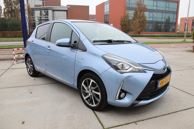 Toyota YARIS 1.5 Hybrid Premium Trekhaak, 1e eig, Pano, Clima, Keyless, NL auto WINTERSALE!