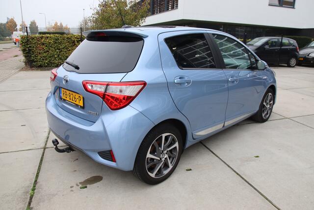 Toyota YARIS 1.5 Hybrid Premium Trekhaak, 1e eig, Pano, Clima, Keyless, NL auto WINTERSALE!