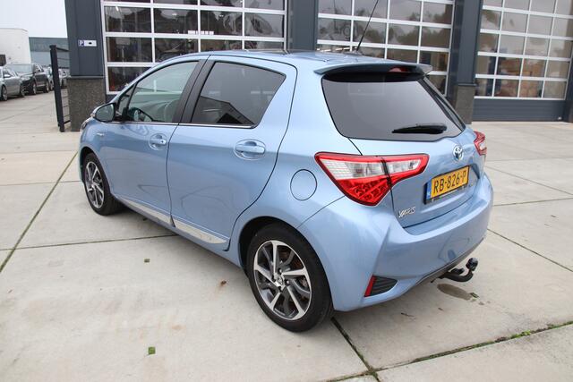 Toyota YARIS 1.5 Hybrid Premium Trekhaak, 1e eig, Pano, Clima, Keyless, NL auto WINTERSALE!