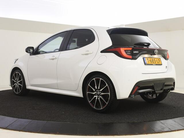 Toyota YARIS 1.5 Hyb. GR Sport Panoramadak | PDC V+A | JBL | BLS | Stoelverwa