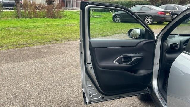 Toyota YARIS Cross 1.5 Hybrid GR Sport DEMO!! APPLE CARPLAY, DAB RADIO, JBL SOUNDSYSTEM, STOEL+STUURVERWARMING, HEAD-UP DISPLAY, DODEHOEK+RIJBAAN ASSIST, ADAPTIVE CRUISE CONTROL, ELEC. ACHTERKLEP, PARKEERHULP V/A, ACHTERUITRIJCAMERA, LED-LICHT, 18"GR-SPORT L/M-VELGEN,