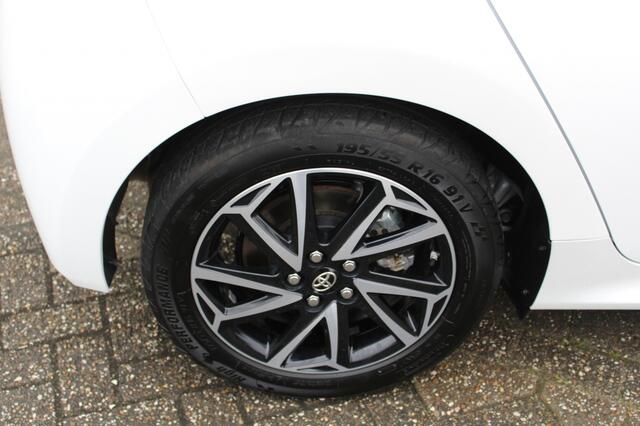 Toyota YARIS 1.5 Hyb. Dynamic