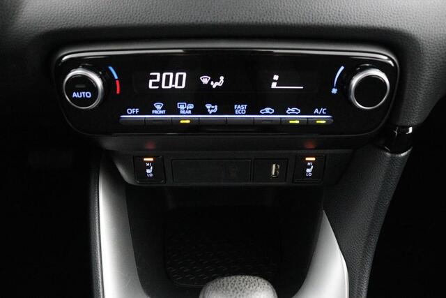 Toyota YARIS Toyota 1.5 Hybrid Dynamic Apple carplay/Android auto | Stoelverwarming | Lichtmetalen velgen |