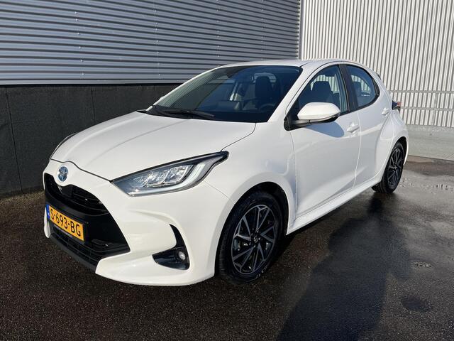 Toyota YARIS 1.5 Hybrid Dynamic Nieuw geleverd, 1e eigenaar, NL-auto, LMV, Smart Key, Achteruitrijcamera, Adaptieve cruise control, Apple Carplay en/of Android auto