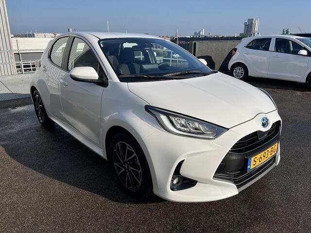 Toyota YARIS 1.5 Hybrid Dynamic Nieuw geleverd, 1e eigenaar, NL-auto, LMV, Smart Key, Achteruitrijcamera, Adaptieve cruise control, Apple Carplay en/of Android auto